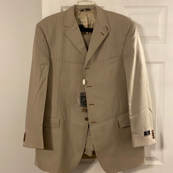 Zanetti Tan size 48R USMan Suit brand new with tags 100% Wool Suit